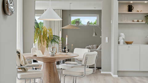 177 m2 moderne parcel med carport og overdækket terrasse