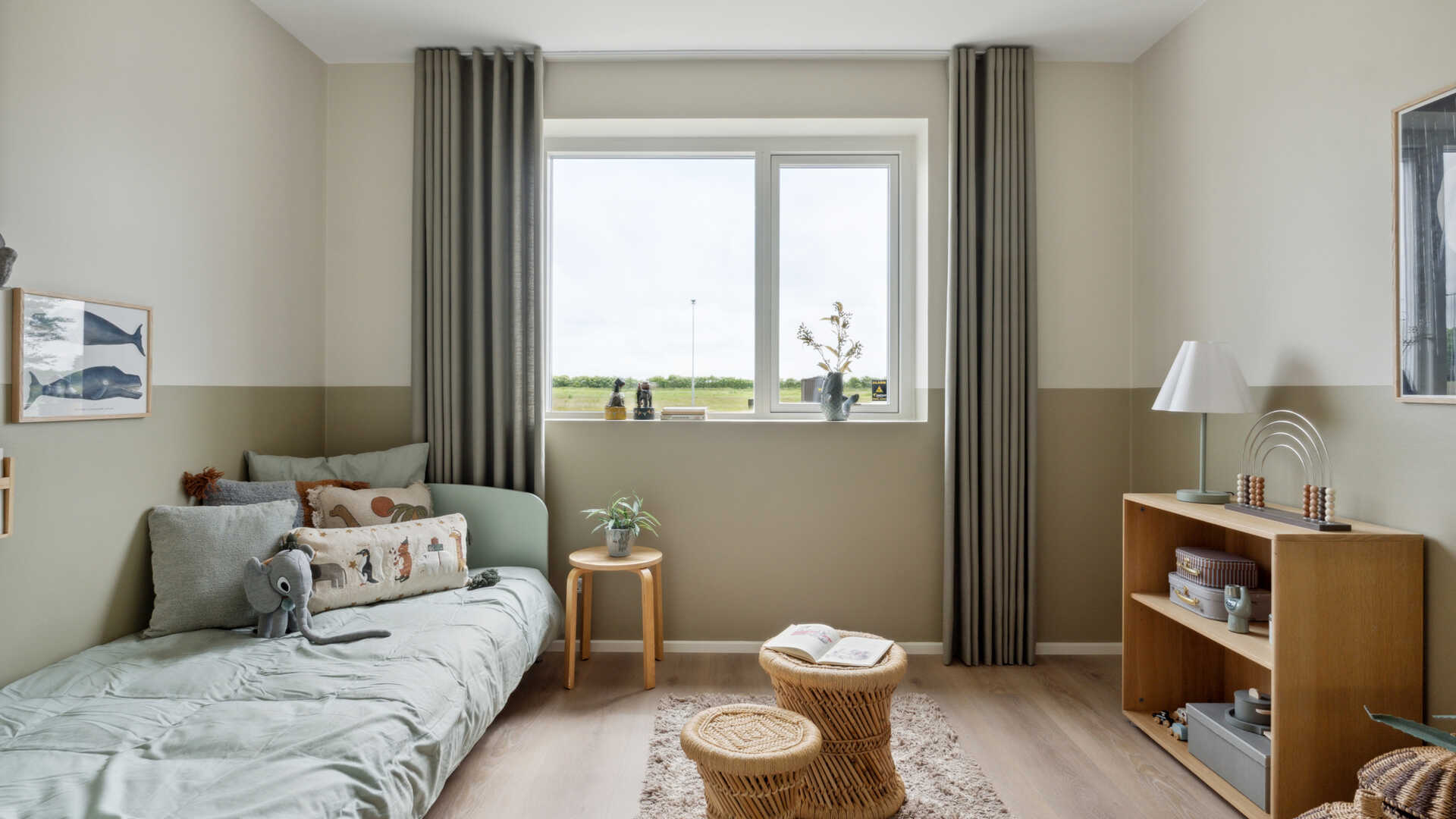 177 m2 moderne parcel med carport og overdækket terrasse