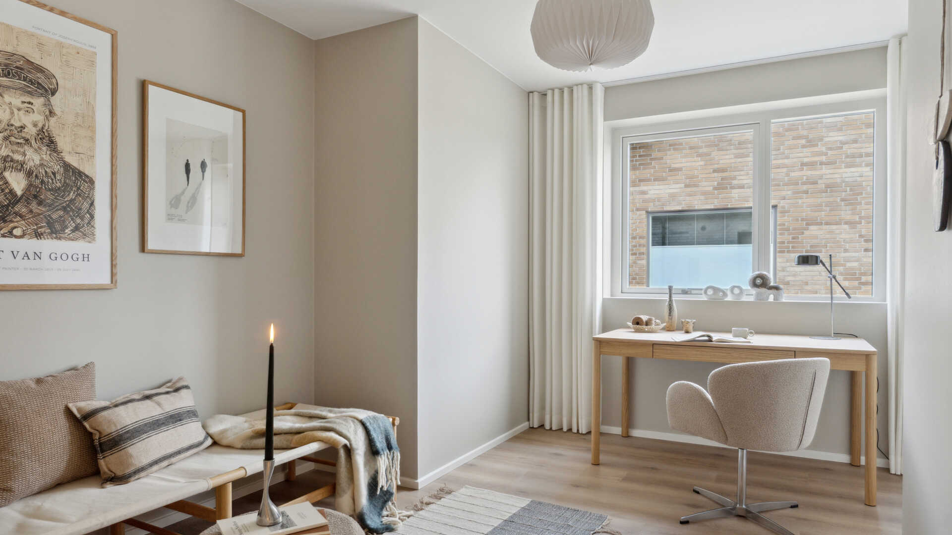 177 m2 moderne parcel med carport og overdækket terrasse